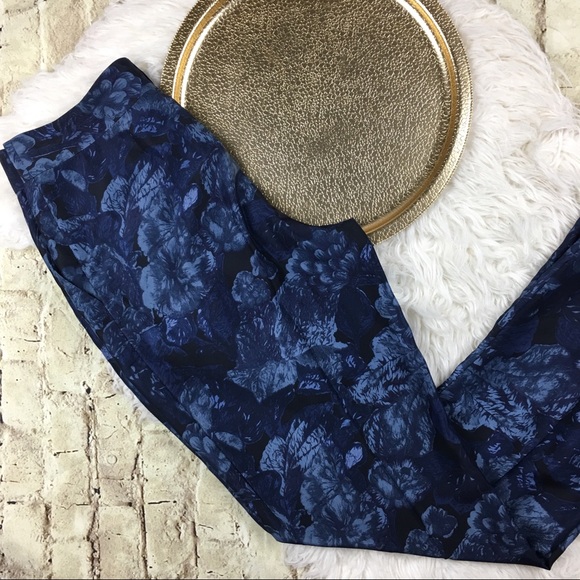 🆕 Elizabeth and James Haskell Floral Pants - Picture 2 of 7